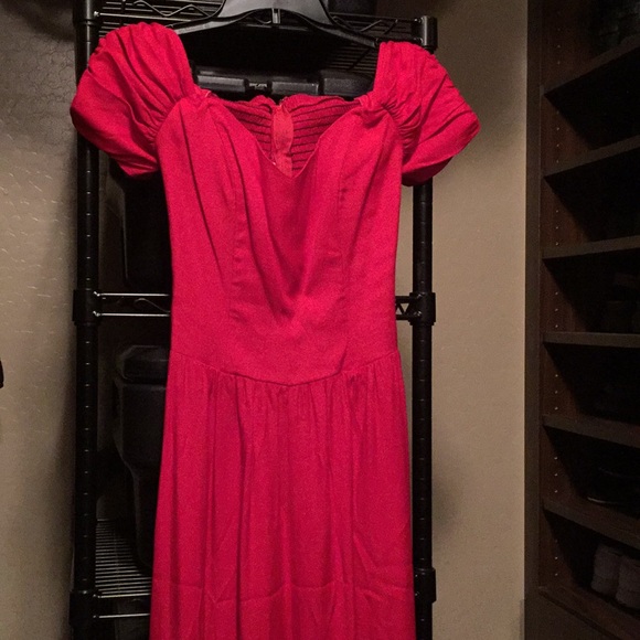 Red Woman’s dress (formal) - Picture 1 of 5